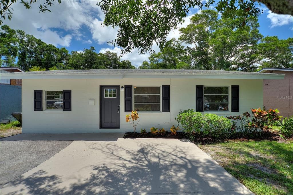 2430 36TH STREET S ST PETERSBURG, FL 33711