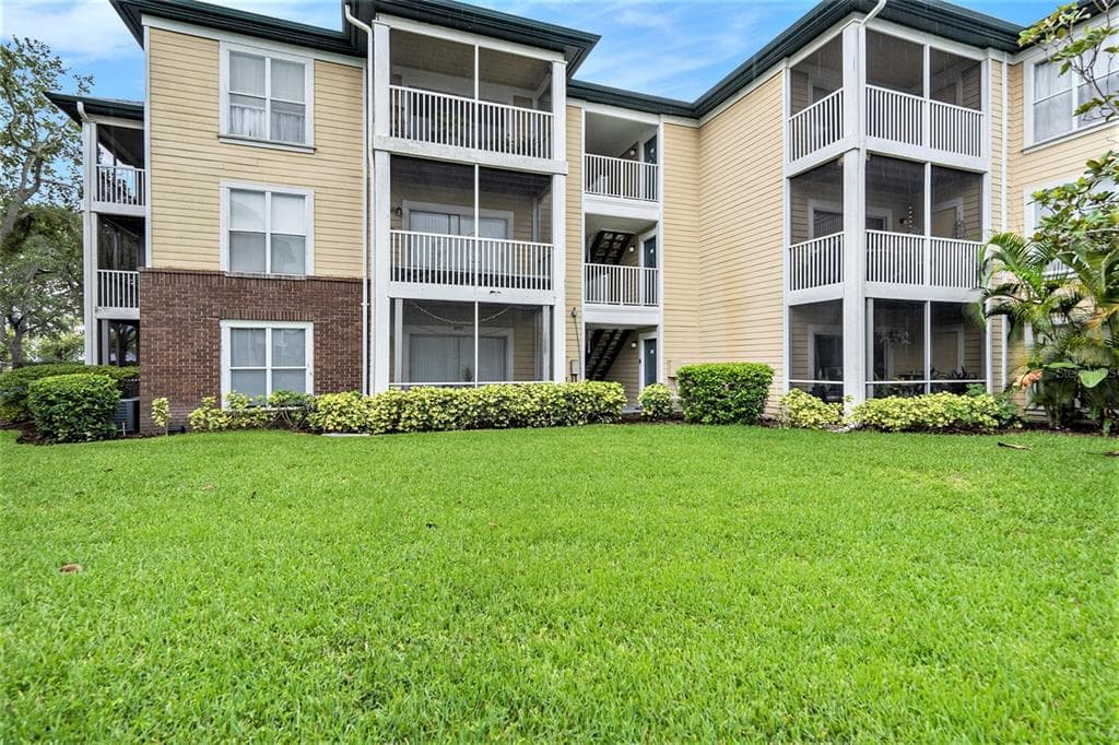 4115 CHATHAM OAK COURT UNIT 206 TAMPA, FL 33624