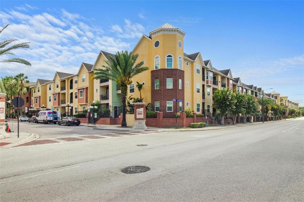 1910 E PALM AVENUE UNIT 11303 TAMPA, FL 33605