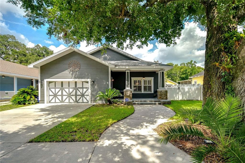 7703 N DARTMOUTH AVENUE TAMPA, FL 33604