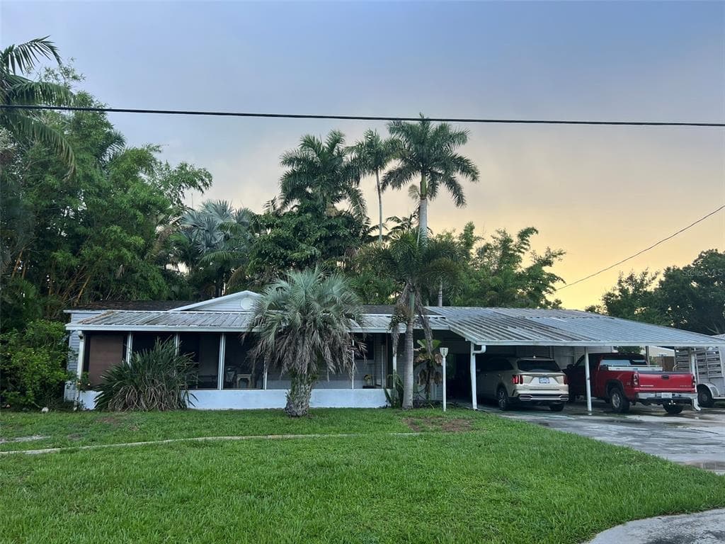 2833 SE 18 TERRACE OKEECHOBEE, FL 34974