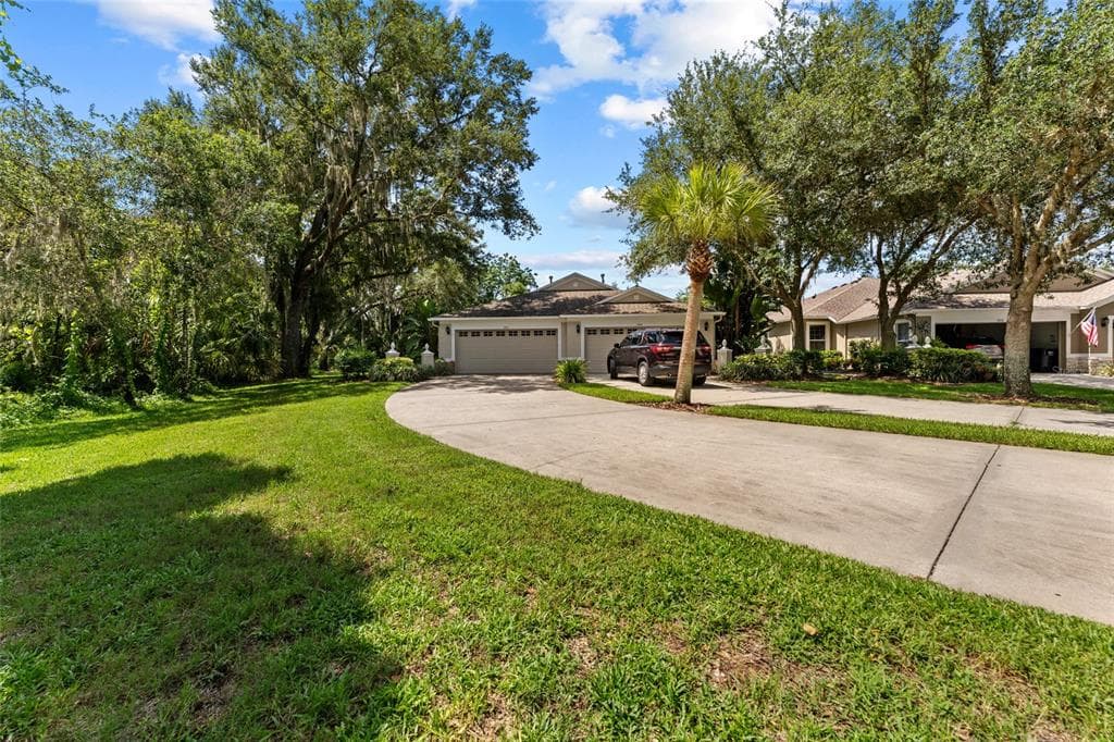 5802 PHOEBENEST DRIVE LITHIA, FL 33547