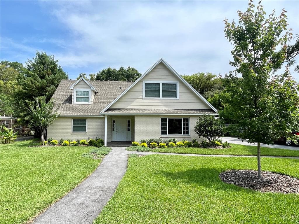 2105 W COUNTRY CLUB DRIVE TAMPA, FL 33612