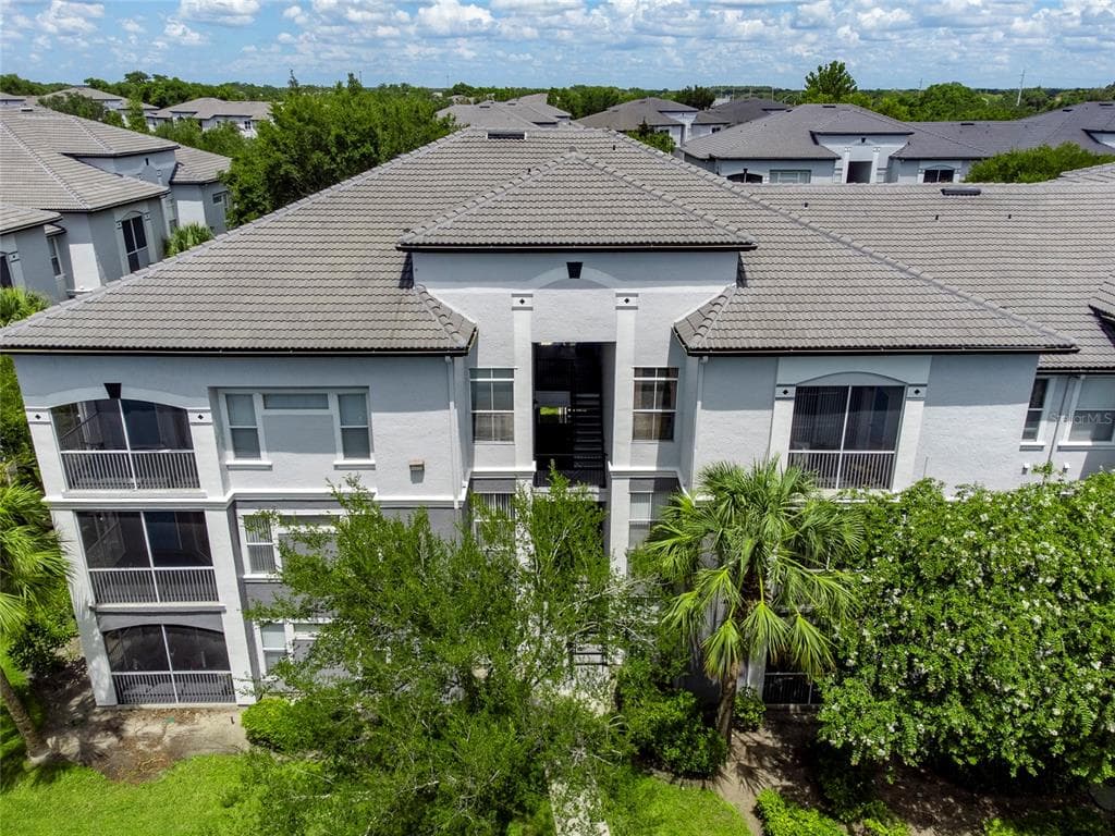 5607 LEGACY CRESCENT PLACE UNIT 301 RIVERVIEW, FL 33578