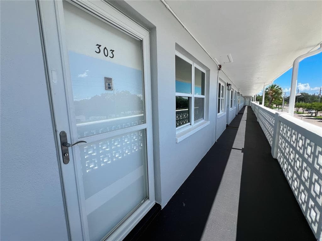 7770 DR MARTIN LUTHER KING JR ST N UNIT 303 ST PETERSBURG, FL 33702