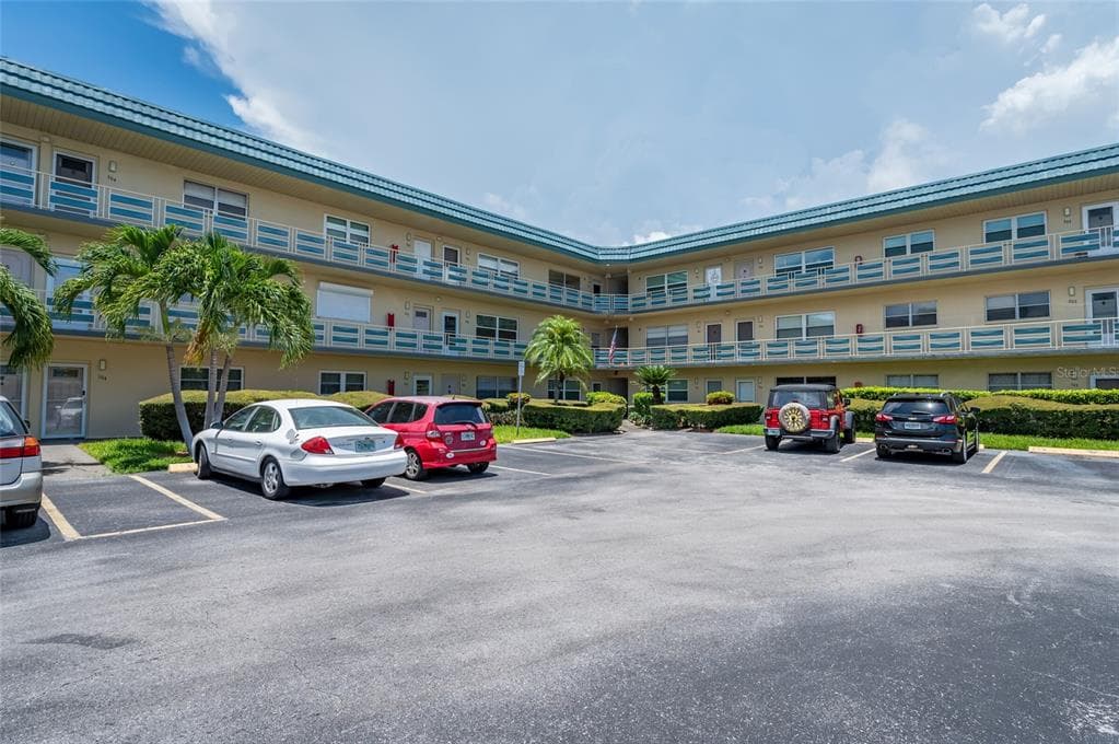 5750 80TH STREET N UNIT D301 ST PETERSBURG, FL 33709