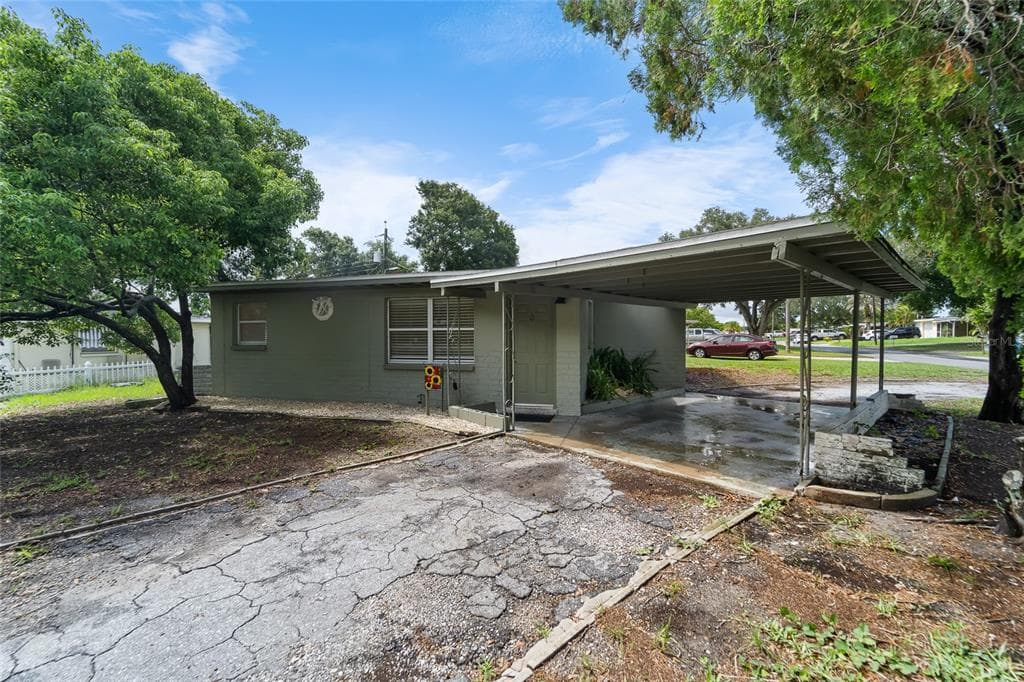 10498 121ST AVENUE LARGO, FL 33773