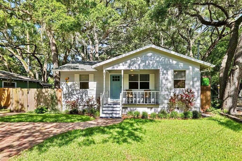 1308 NEW YORK AVENUE DUNEDIN, FL 34698