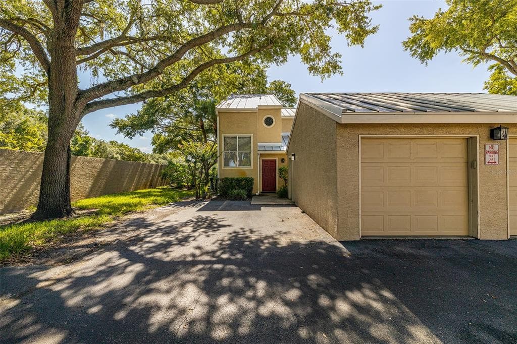13019 LORNA PLACE TAMPA, FL 33618