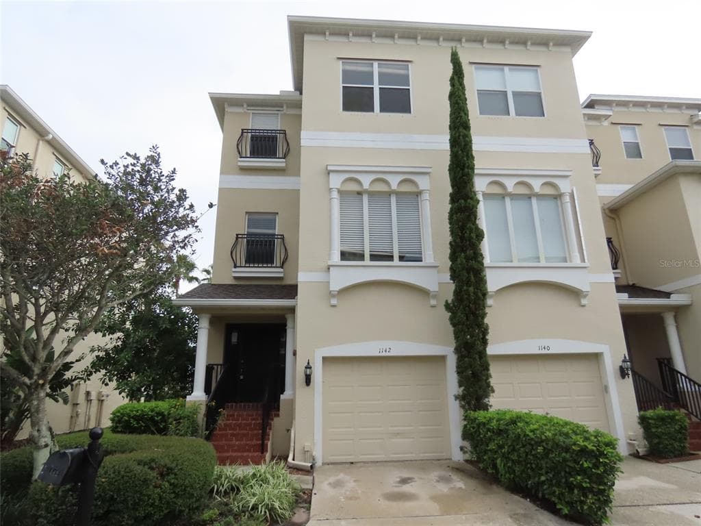 1142 VENETIAN HARBOR DRIVE NE ST PETERSBURG, FL 33702