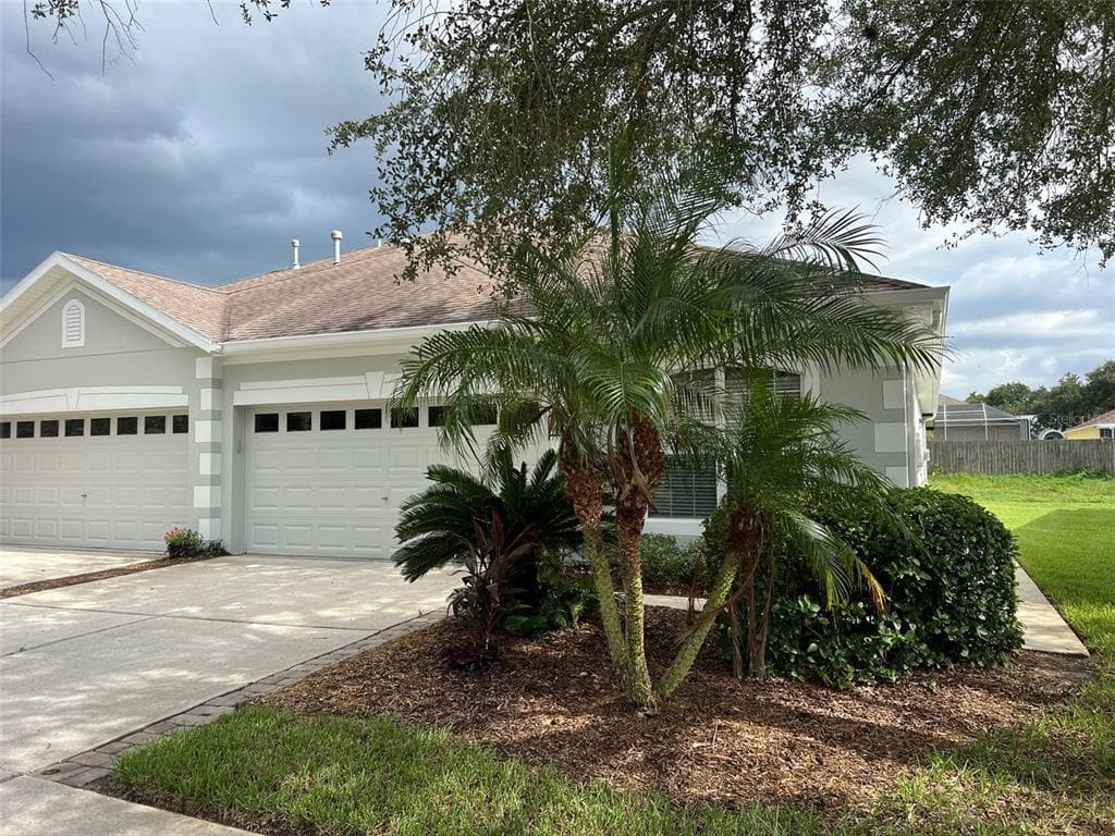 7443 SURREY WOOD LANE APOLLO BEACH, FL 33572