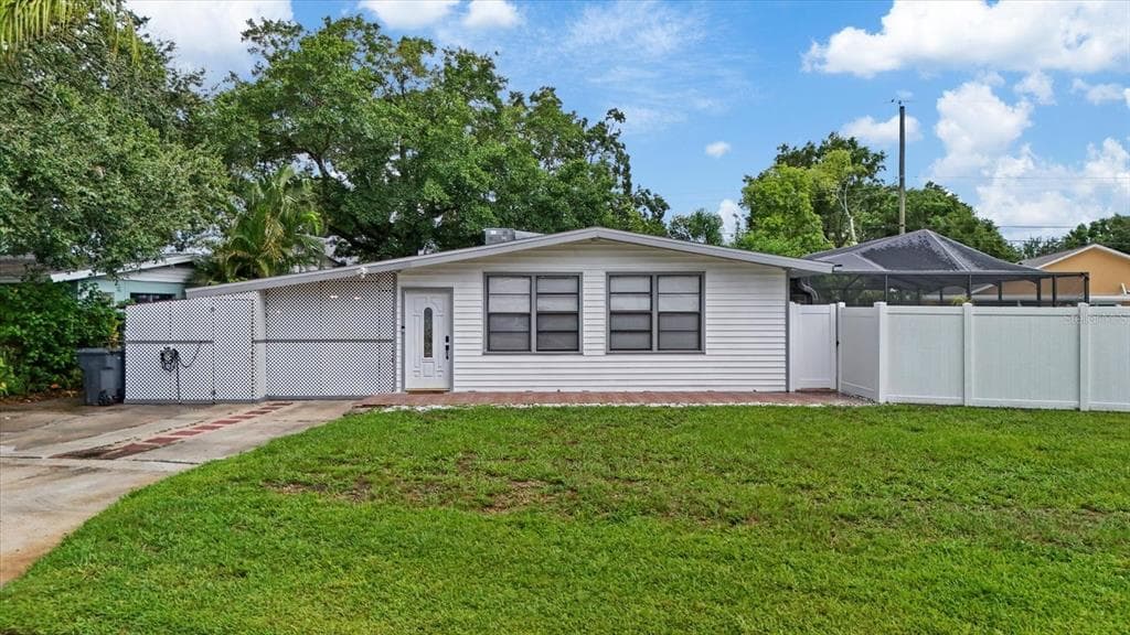 4518 W CLIFTON STREET TAMPA, FL 33614