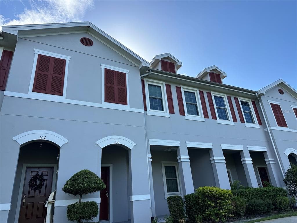 10409 CRIMSON PARK LANE UNIT 105 TAMPA, FL 33626