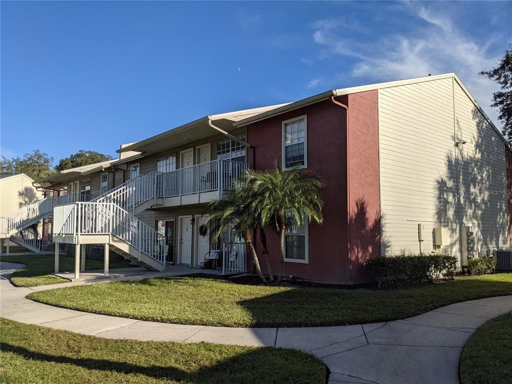 302 LAKE PARSONS GRN UNIT 205 BRANDON, FL 33511