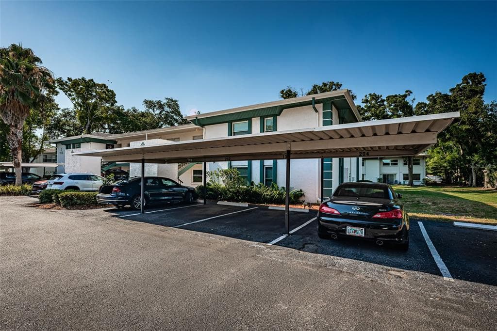 7570 92ND STREET UNIT 103C SEMINOLE, FL 33777
