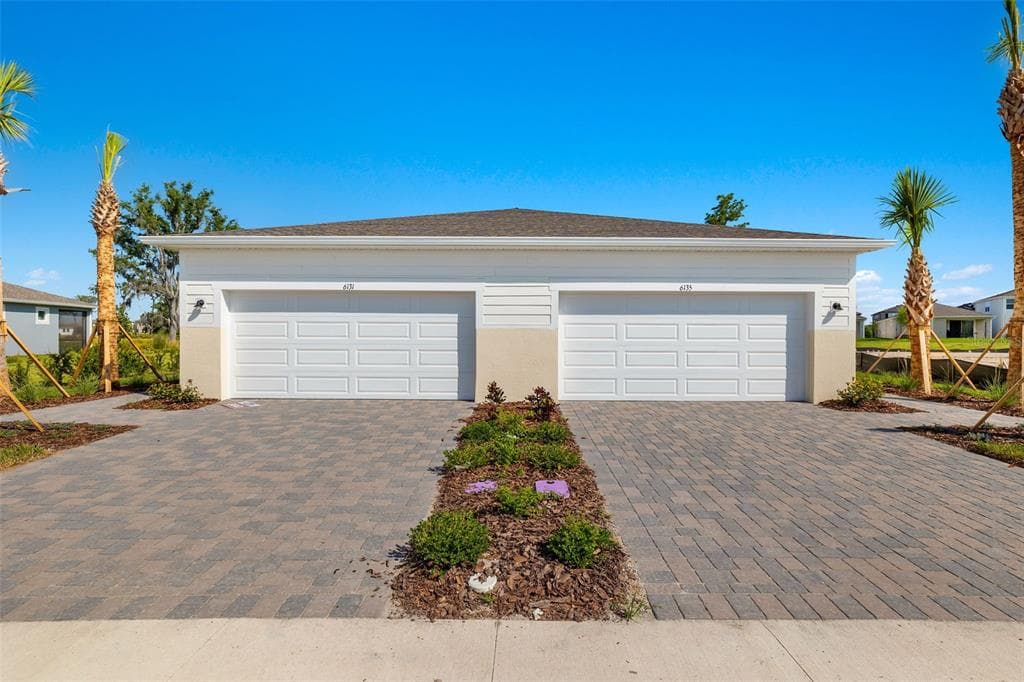 6135 TIMBERDALE AVENUE WESLEY CHAPEL, FL 33545