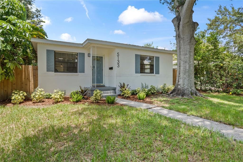 5133 BURLINGTON AVENUE N ST PETERSBURG, FL 33710