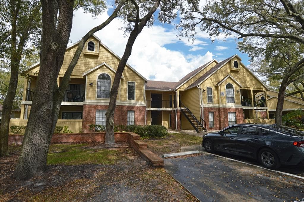 8605 MALLARD RESERVE DRIVE UNIT 104 TAMPA, FL 33614