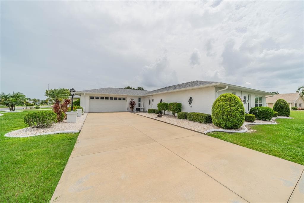 322 STONEHAM DRIVE SUN CITY CENTER, FL 33573
