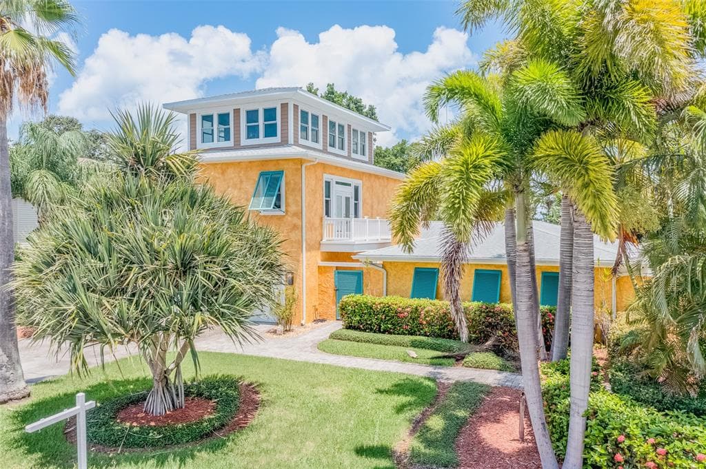 113 18TH STREET BELLEAIR BEACH, FL 33786