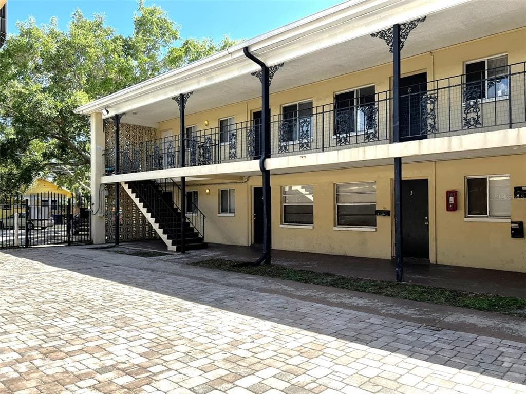 3433 3RD AVENUE S UNIT 1 ST PETERSBURG, FL 33711