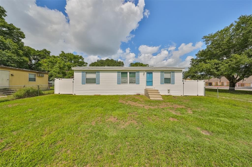 603 S KINGSWAY ROAD SEFFNER, FL 33584