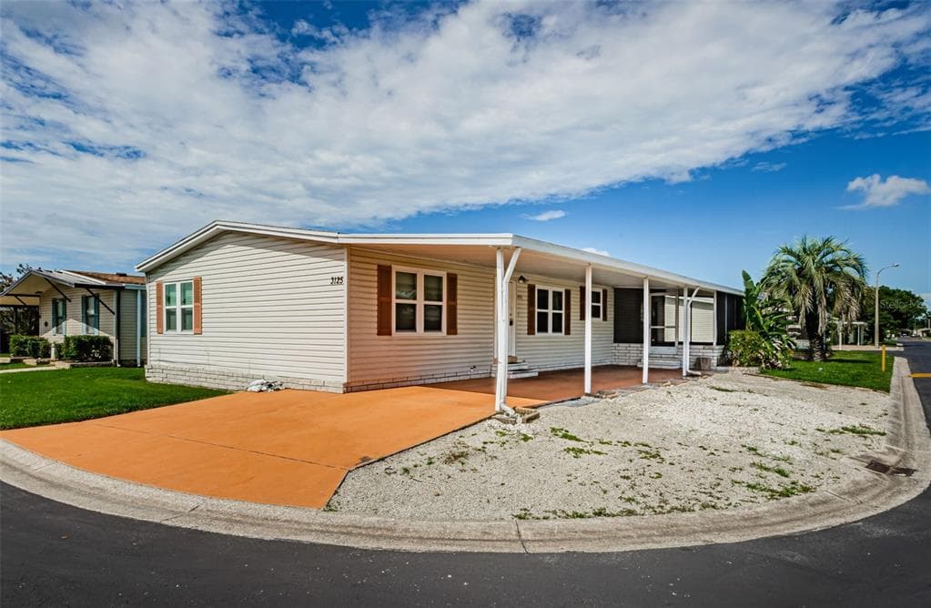 3125 SHORT LEAF STREET WESLEY CHAPEL, FL 33543