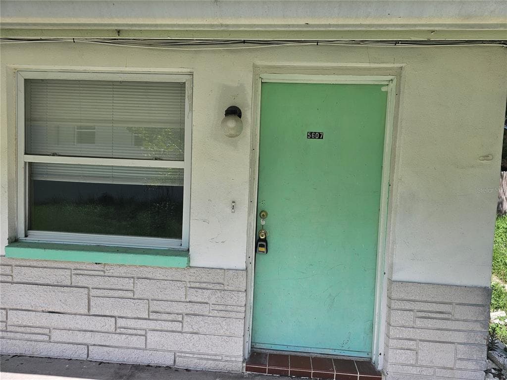 5607 CHEYENNE DRIVE HOLIDAY, FL 34690
