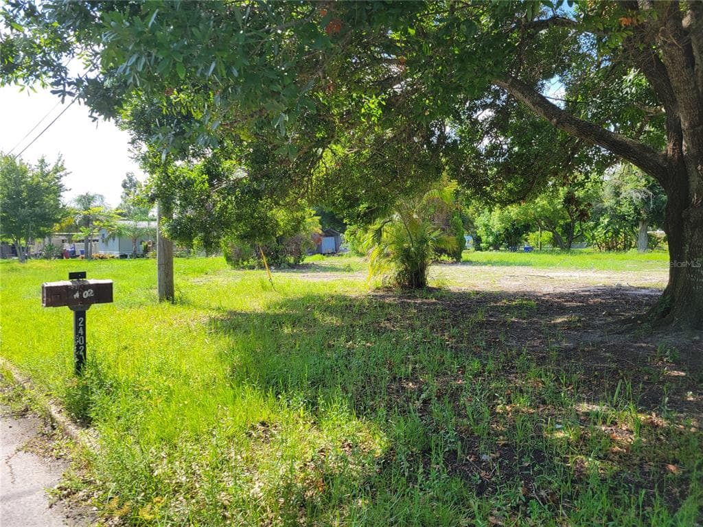 2402 LLOYD DRIVE RUSKIN, FL 33570