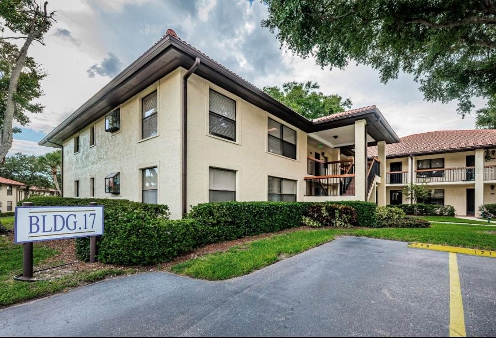 1711 HAMMOCK PINE BOULEVARD UNIT 1711 CLEARWATER, FL 33761