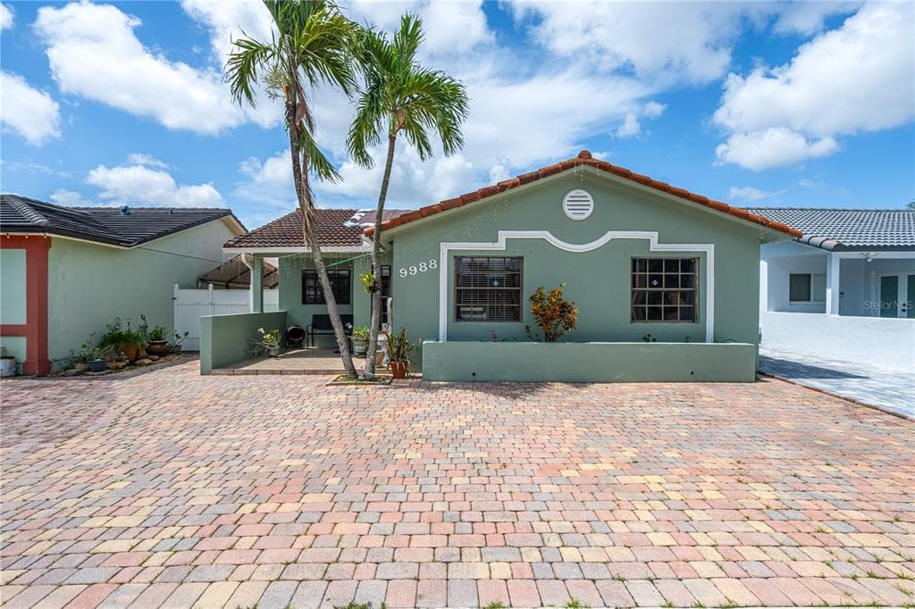 9988 NW 129TH TERRACE HIALEAH, FL 33018