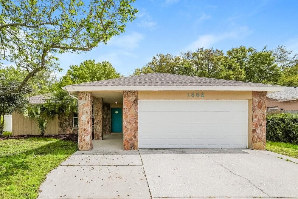 1352 FOXBORO DRIVE BRANDON, FL 33511