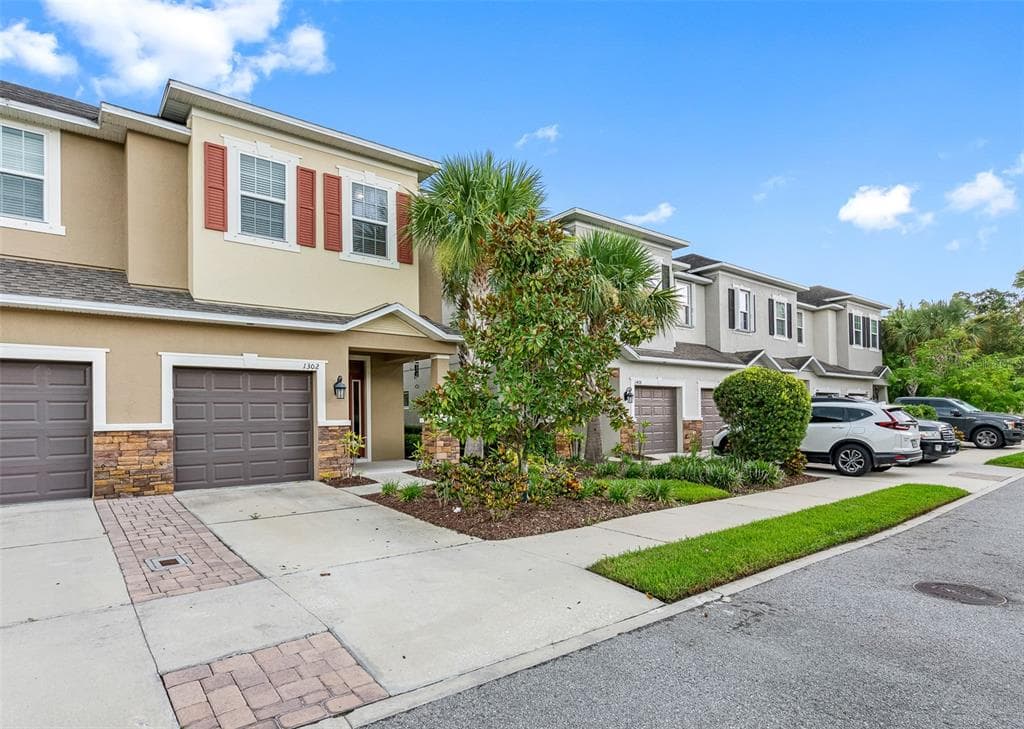 1302 SYRAH DRIVE OLDSMAR, FL 34677