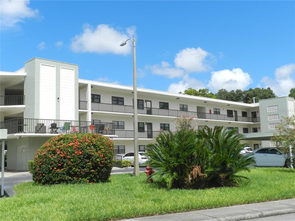 5980 TERRACE PARK DRIVE N UNIT 212 ST PETERSBURG, FL 33709