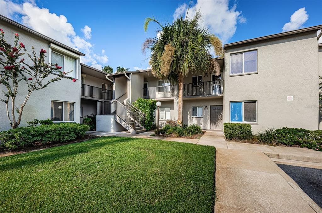 2319 LAKE HEATHER HEIGHTS COURT DUNEDIN, FL 34698