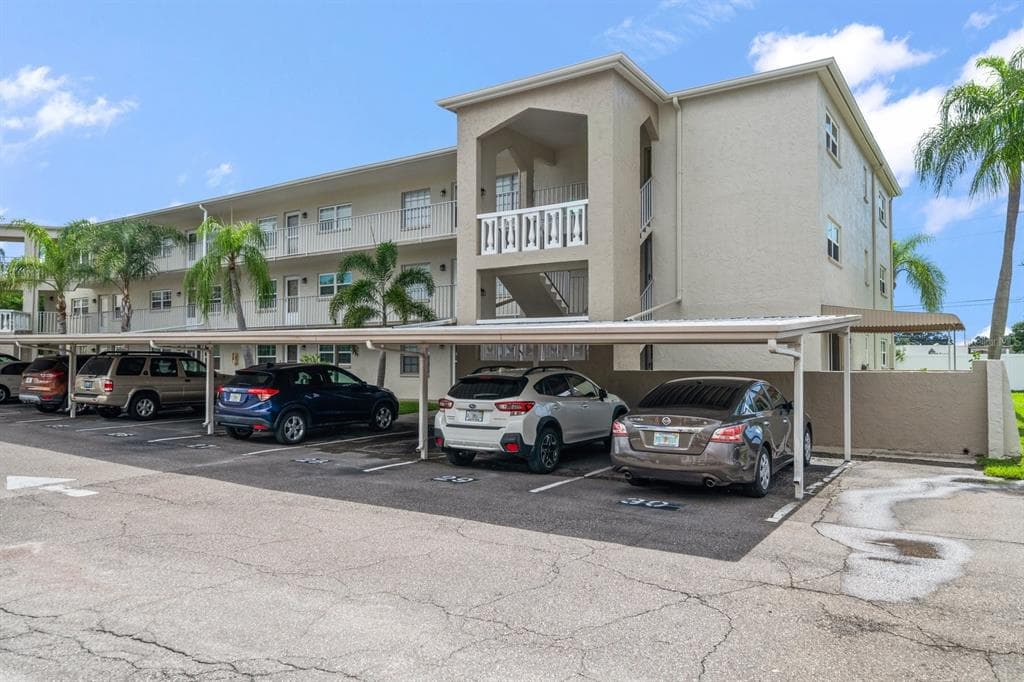 952 VIRGINIA STREET UNIT 210 DUNEDIN, FL 34698