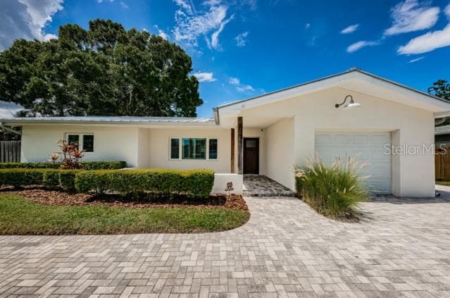 815 44TH AVENUE NE ST PETERSBURG, FL 33703