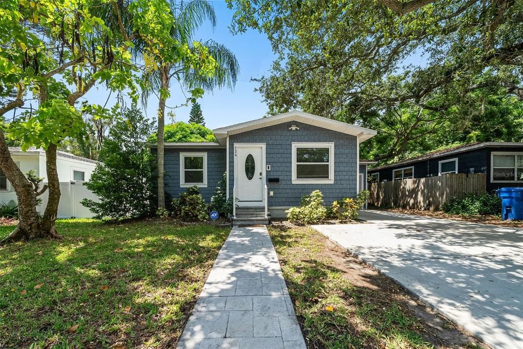 726 38TH AVENUE N ST PETERSBURG, FL 33704
