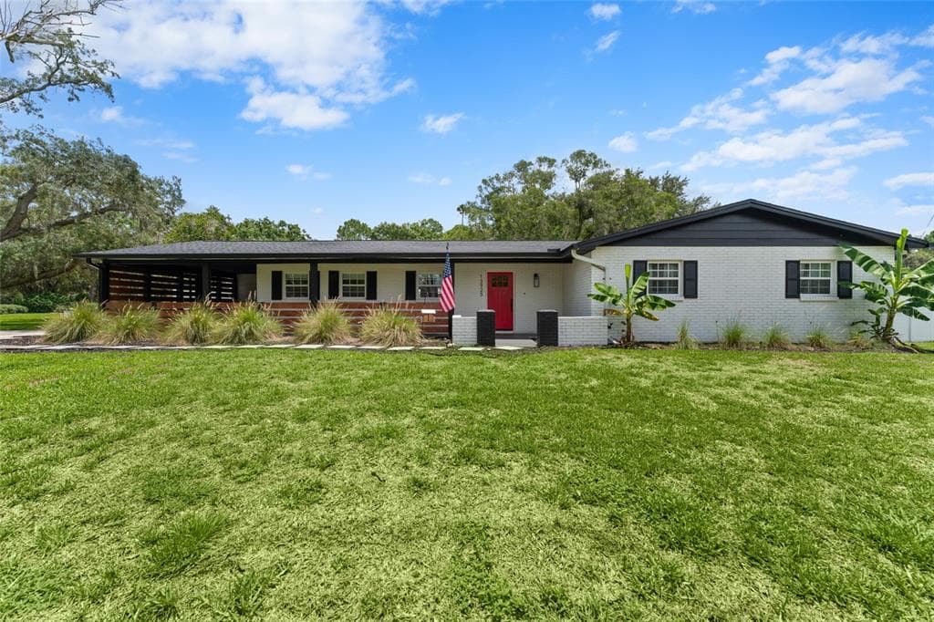13925 LAKE MAGDALENE BOULEVARD TAMPA, FL 33618