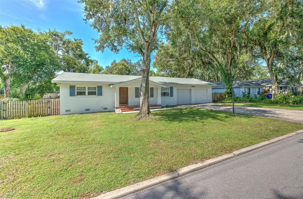 927 LAKEHURST STREET LAKELAND, FL 33805