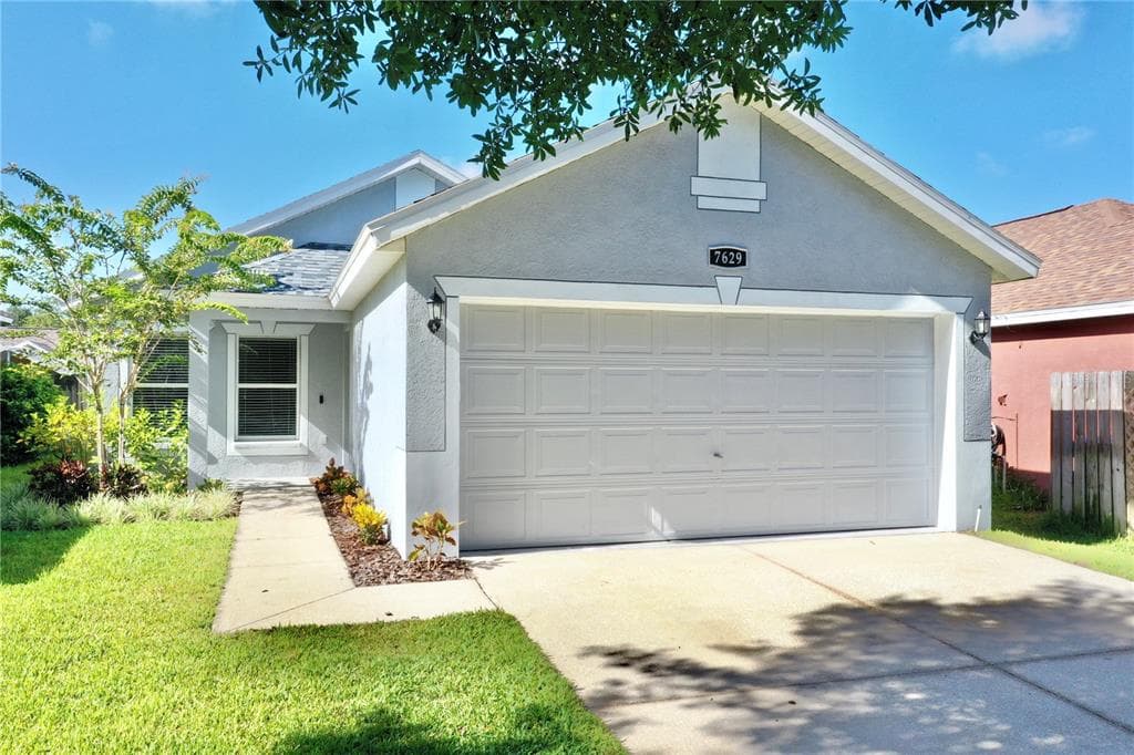 7629 DEVONBRIDGE GARDEN WAY APOLLO BEACH, FL 33572
