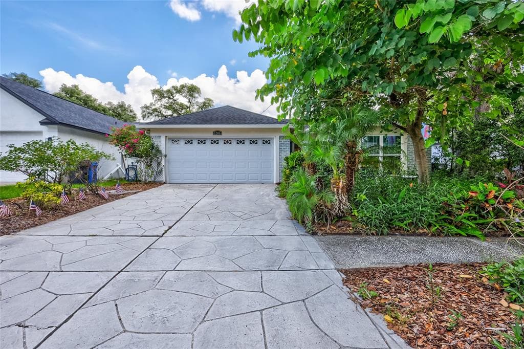 1206 BLOOM HILL AVENUE VALRICO, FL 33596