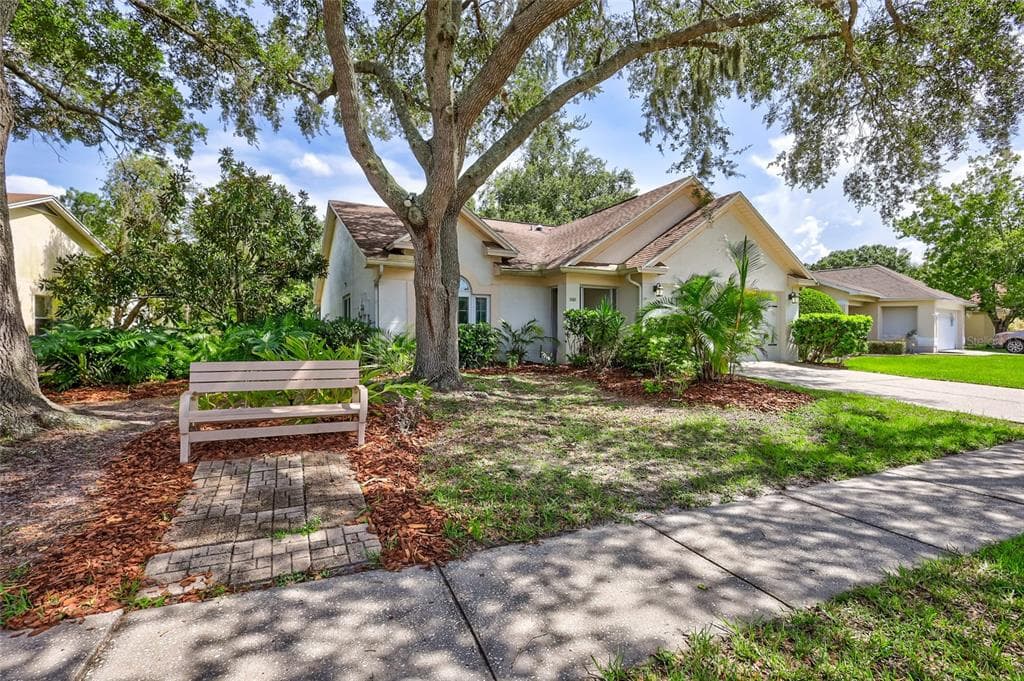 1121 BLOOM HILL AVENUE VALRICO, FL 33596