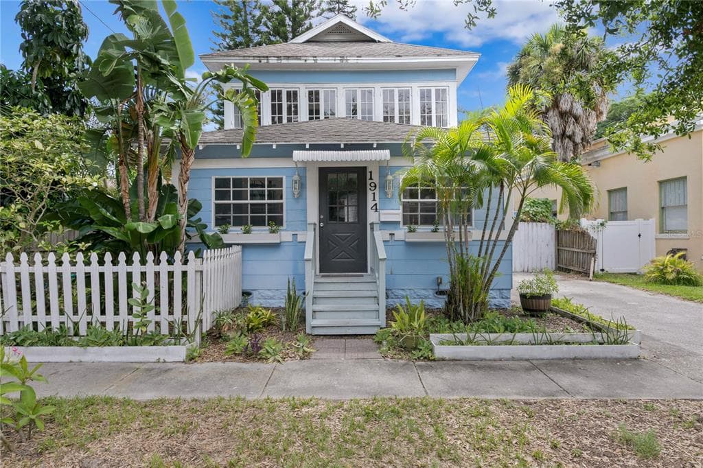 1914 JACKSON STREET N ST PETERSBURG, FL 33704