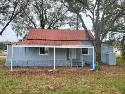 302 E YOUNG STREET PLANT CITY, FL 33563