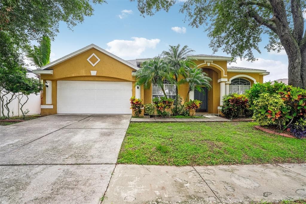 316 COUNTRY VINEYARD DRIVE VALRICO, FL 33594