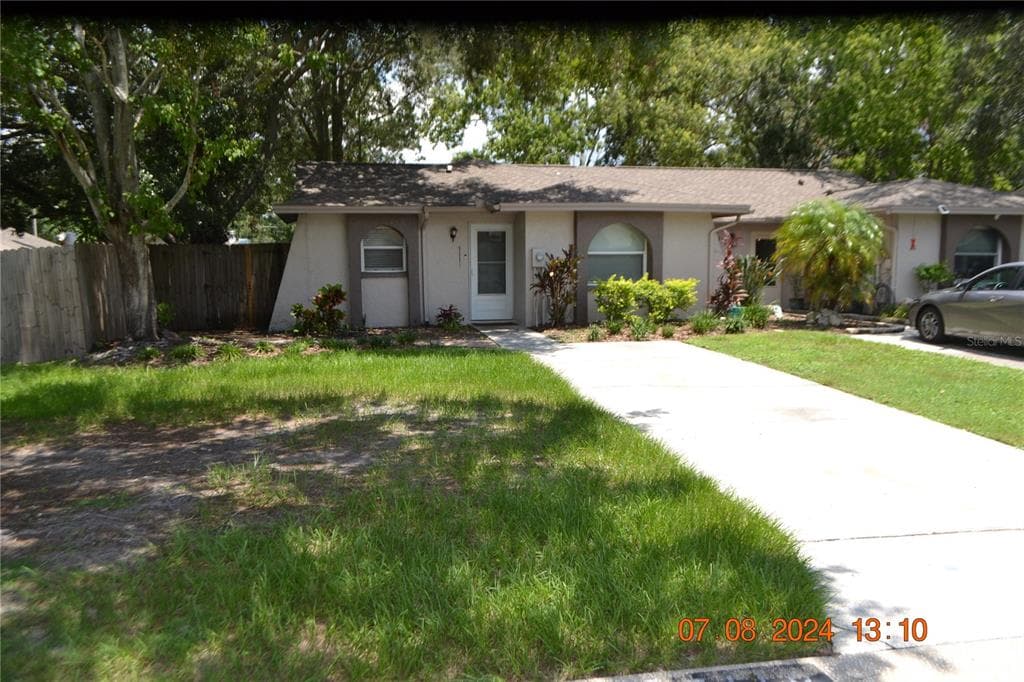 5119 LAWNTON COURT TAMPA, FL 33624