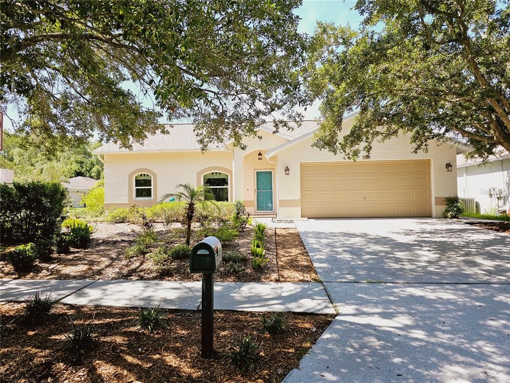 724 CYPRESS PARK AVENUE TARPON SPRINGS, FL 34689