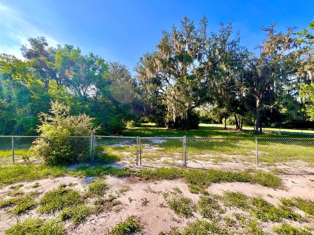 1404 OLD POLK CITY ROAD LAKELAND, FL 33809