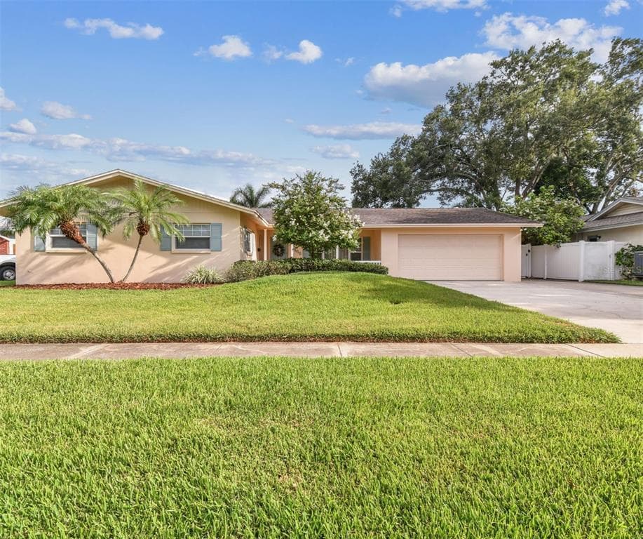 6466 31ST AVENUE N ST PETERSBURG, FL 33710